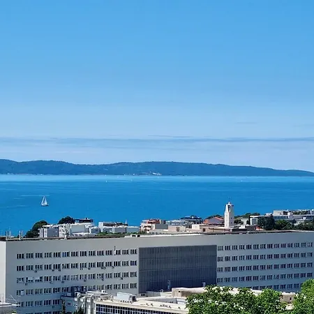 Bob Luxury Design & Sea View Apartment *