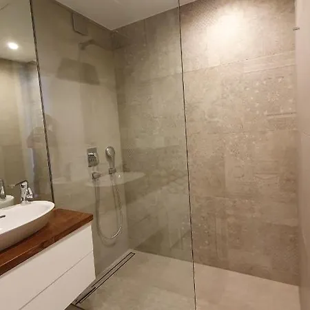 Bob Luxury Design & Sea View Apartment